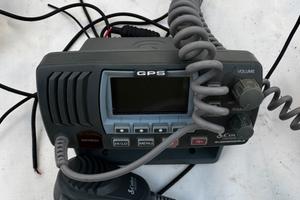 Radio VHF Cobra Marine MR F78 con GPS