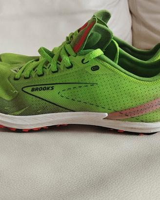 Scarpe da atletica chiodate per cross
