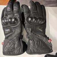Guanti moto