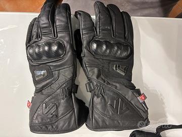 Guanti moto