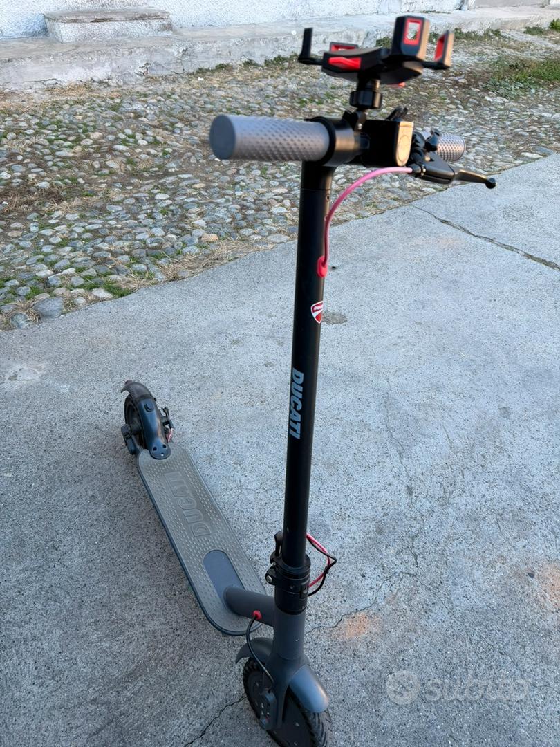 Apollo Monopattino XXL Wheel 200 mm - Spectre PRO è Un Monopattino City