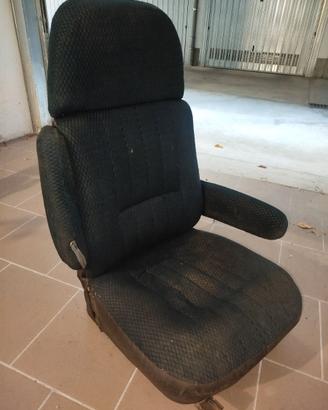 Sedile guidatore Mercedes 508D Camperitalia