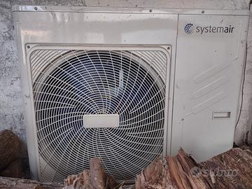 Pompa di calore aria-acqua semi nuova da 6Kw