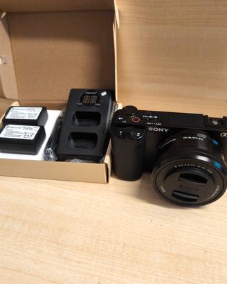 Sony ZV-E10 + obiettivo 16-50mm + kit 2 batterie 