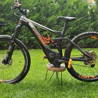 Bicicletta Elettrica E-Bike CUBE