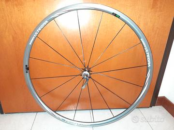 Cerchio anteriore Shimano Ultegra per bici strada