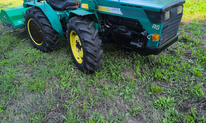 Trattore Ferrari RS 96 con trincia