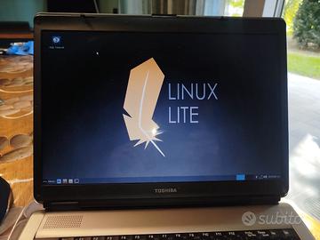  Laptop Toshiba Tecra A7 con Linux