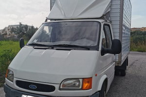 Furgone Autocarro Ford Transit cabinato