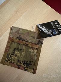 Porta badge con velcro vegetato