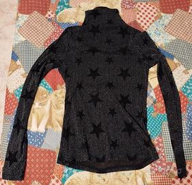 Maglia maniche lunghe a stelle e top militare