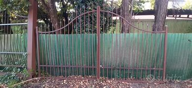 Cancello in ferro naturale di 400 x 182 x 240