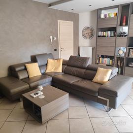 divano in pelle ad angolo