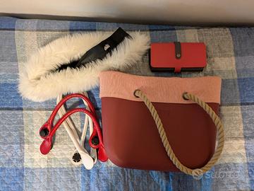 BORSA DA DONNA O BAG CON E ACCESSORI