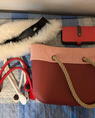 BORSA DA DONNA O BAG CON E ACCESSORI