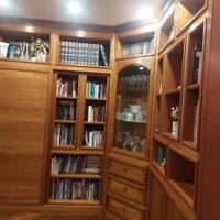 Libreria Angolare Artigianale in Legno di Ciliegio