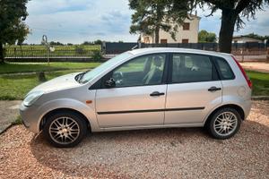 Ford Fiesta 5 porte anno 2004 UNICO PROPRIETARIO