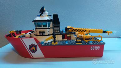 Set Lego 60109 "Barca dei pompieri"