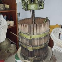 torchio idraulico strettoia per uva