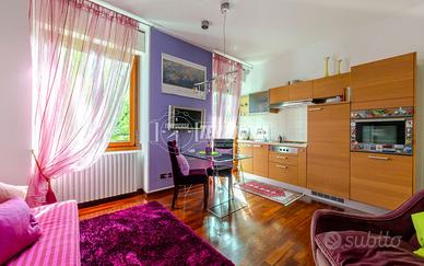 MONOLOCALE CON BALCONE