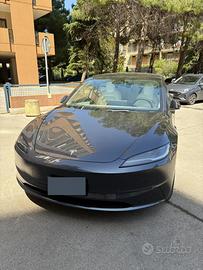 Tesla Model 3 - RWD