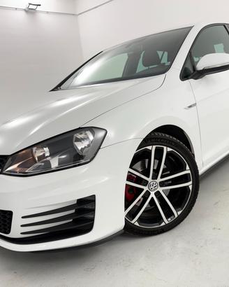 Volkswagen Golf GTD 2.0 TDI DSG 5p. BlueMotion Tec