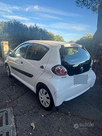 TOYOTA AYGO serie 1