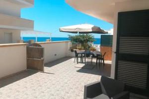 Appartamento fronte mare piano terra