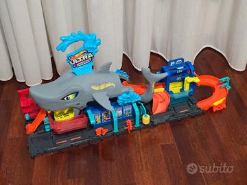 hot wheels autolavaggio squalo