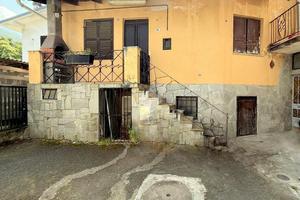 CASA SEMINDIPENDENTE A MATTIE