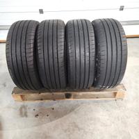 4 gomme Goodyear  235 55 17 estive