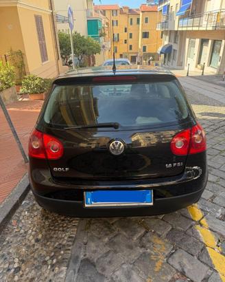 Volkswagen Golf 1.6 FSI Comfortline 85 KW