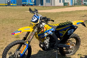 Valenti Racing Suzuki RM Z 250 80 ore originali