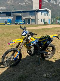Valenti Racing Suzuki RM Z 250 80 ore originali