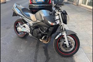 Suzuki gsr
