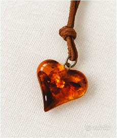 Collana con Ciondolo a Cuore in Ambra Naturale