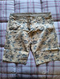 Pantaloncini bermuda cargo chiari con tasche
