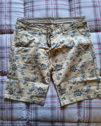 Pantaloncini bermuda cargo chiari con tasche
