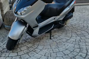 Yamaha xmax 250