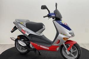 Sr aprilia 2001 Faro , stop e plastiche rimaste