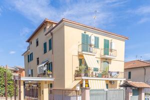 2 LOCALI A MARINO