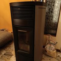 Stufa a pellet MCZ Musa 14 kW Maestro confort air