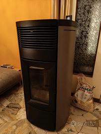 Stufa a pellet MCZ Musa 14 kW Maestro confort air