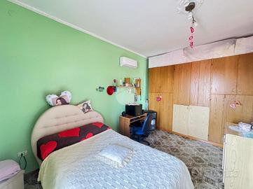 CASA SEMINDIPENDENTE A TORRE DEL GRECO