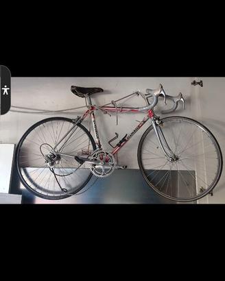 Bicicletta da corsa artigianale