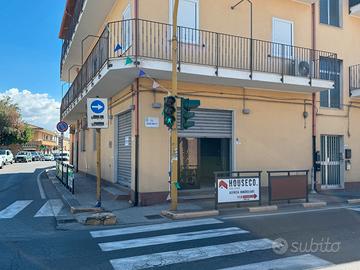 San Sperate. Locale commerciale su via principale