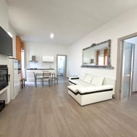 Ampio Bivano Moderno Arredato Ultimo Piano