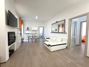 Ampio Bivano Moderno Arredato Ultimo Piano