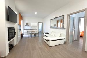 Ampio Bivano Moderno Arredato Ultimo Piano