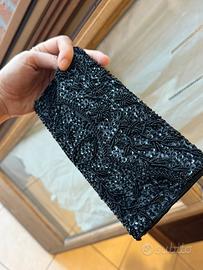 Pochette elegante nera con perline e paillettes
